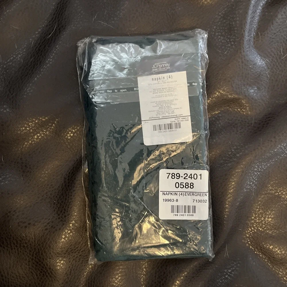 NEW JCPENNEY HOME COLLECTION Evergreen Napkins Set of 4 17